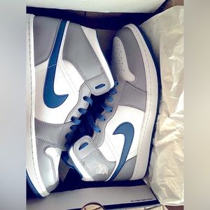 New Mens Sz 13 Nike Air Jordan Mid 1 “Cement true blue”